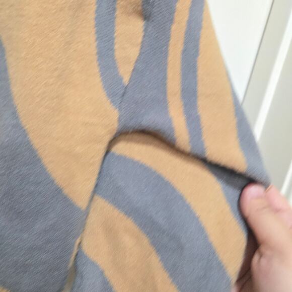 Rachel Rachel Roy Tan Gray Abstract Stripe Sweater Size Small - Picture 4 of 8